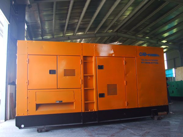 DENYO 400KVA 防音型发电机组 - DCA400SPM 