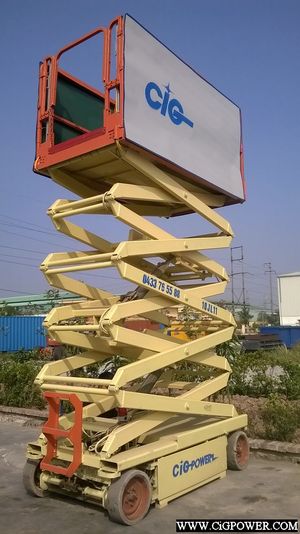 10JL11-  JLG 3246E2 scissor lift