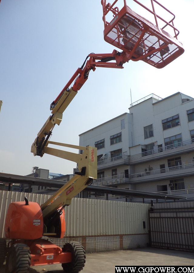 T14JL01 - JLG 450AJ Boom Lift 