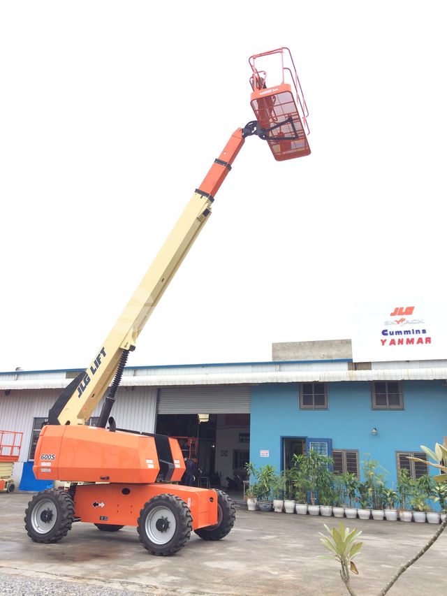 T18JLXX- Boom Lift JLG 600S