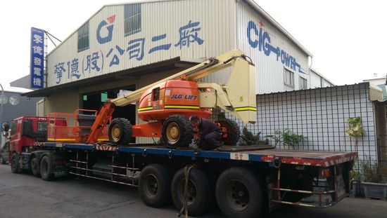 xe nâng cig 高空作業車