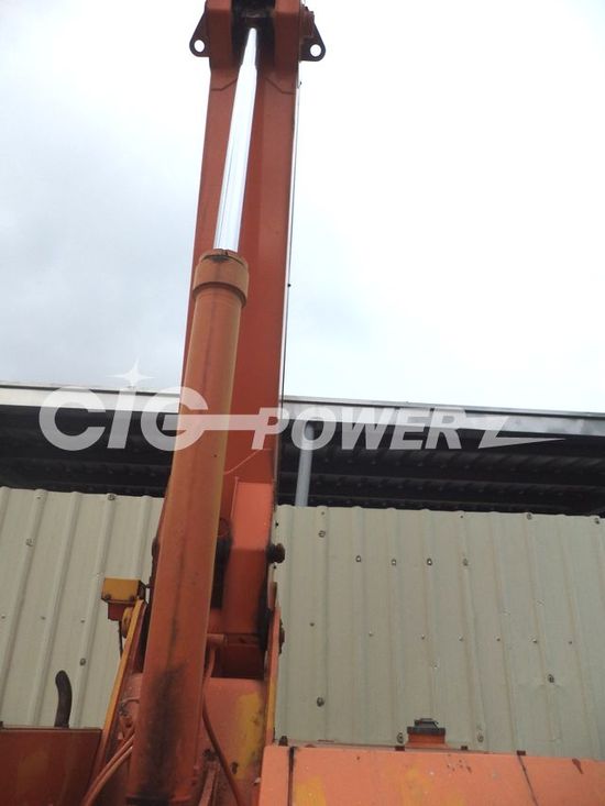 T12H101 -  Boom Lift	HITACHI HX120B