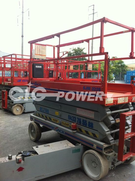 8SJ140-  Scissor Lift Skyjack SJIII 3226