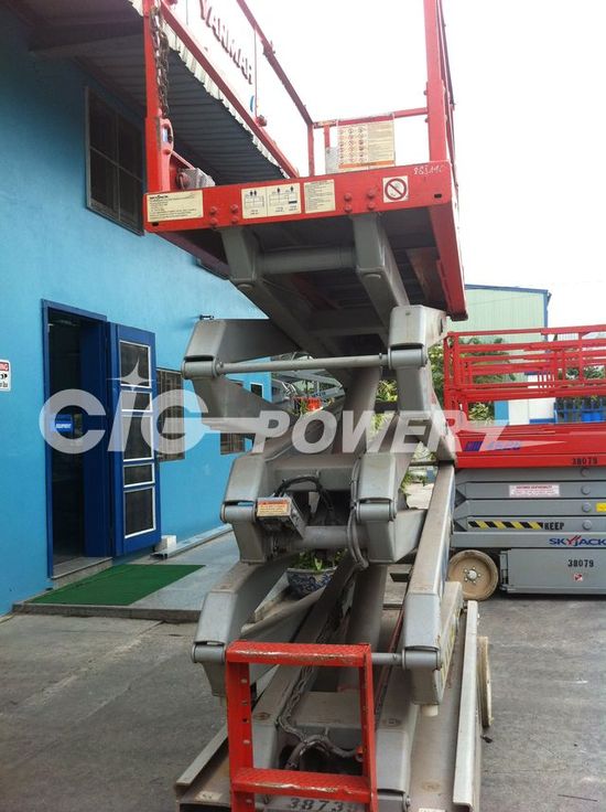 8SJ140-  Scissor Lift Skyjack SJIII 3226