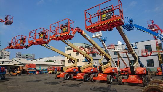 JLG E600AJ 曲臂式高空作業車