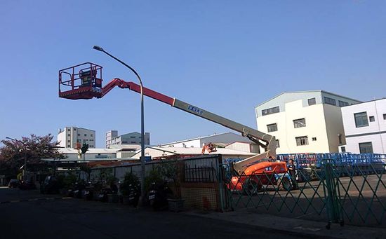 JLG M600J 电动曲臂式高空作业车