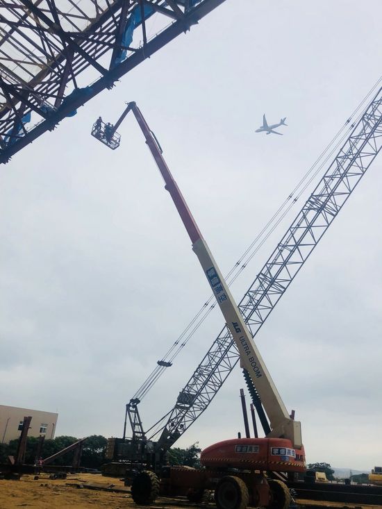 JLG1350SJP直臂式高空車