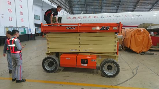 JLG 4069LE 12 米電動剪刀車