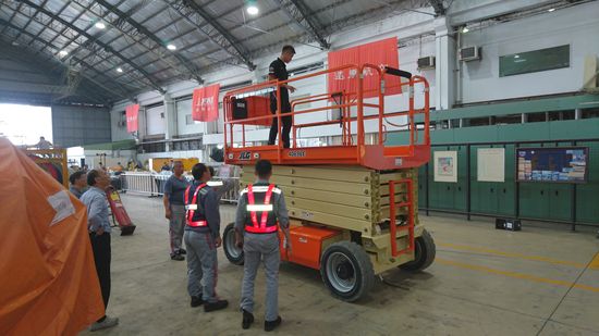 JLG 4069LE 12 米電動剪刀車