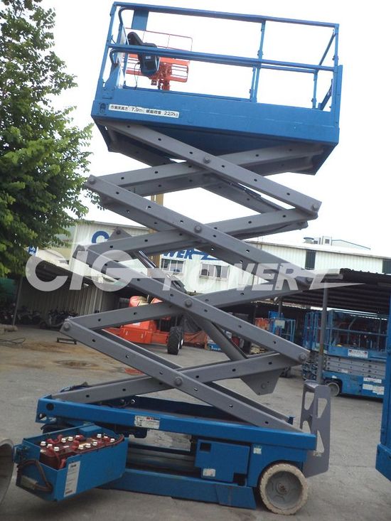 T08GS11 -  Scissor Lift Genie GS2632 