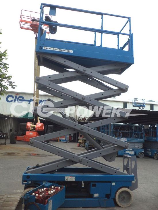 T08GS11 -  Scissor Lift Genie GS2632 