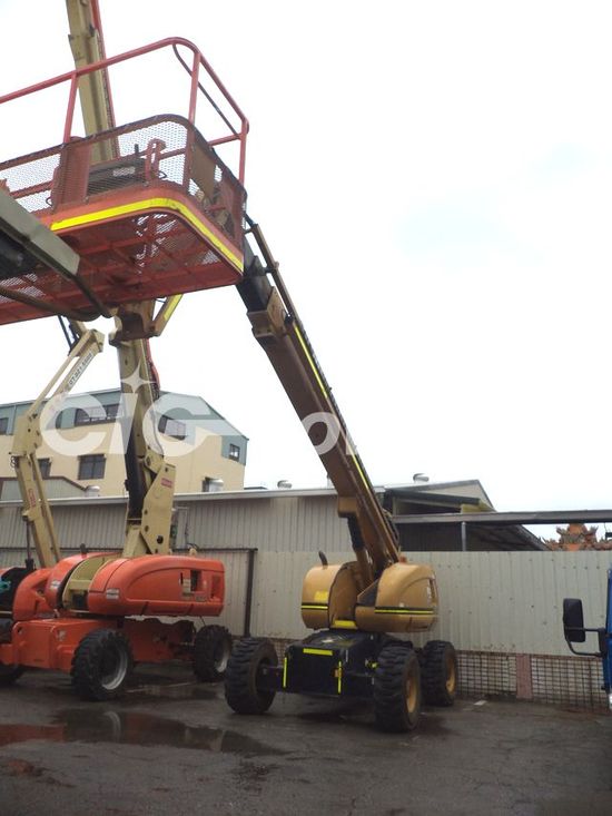 T20JL04-JLG 660SJ  Boom Lift